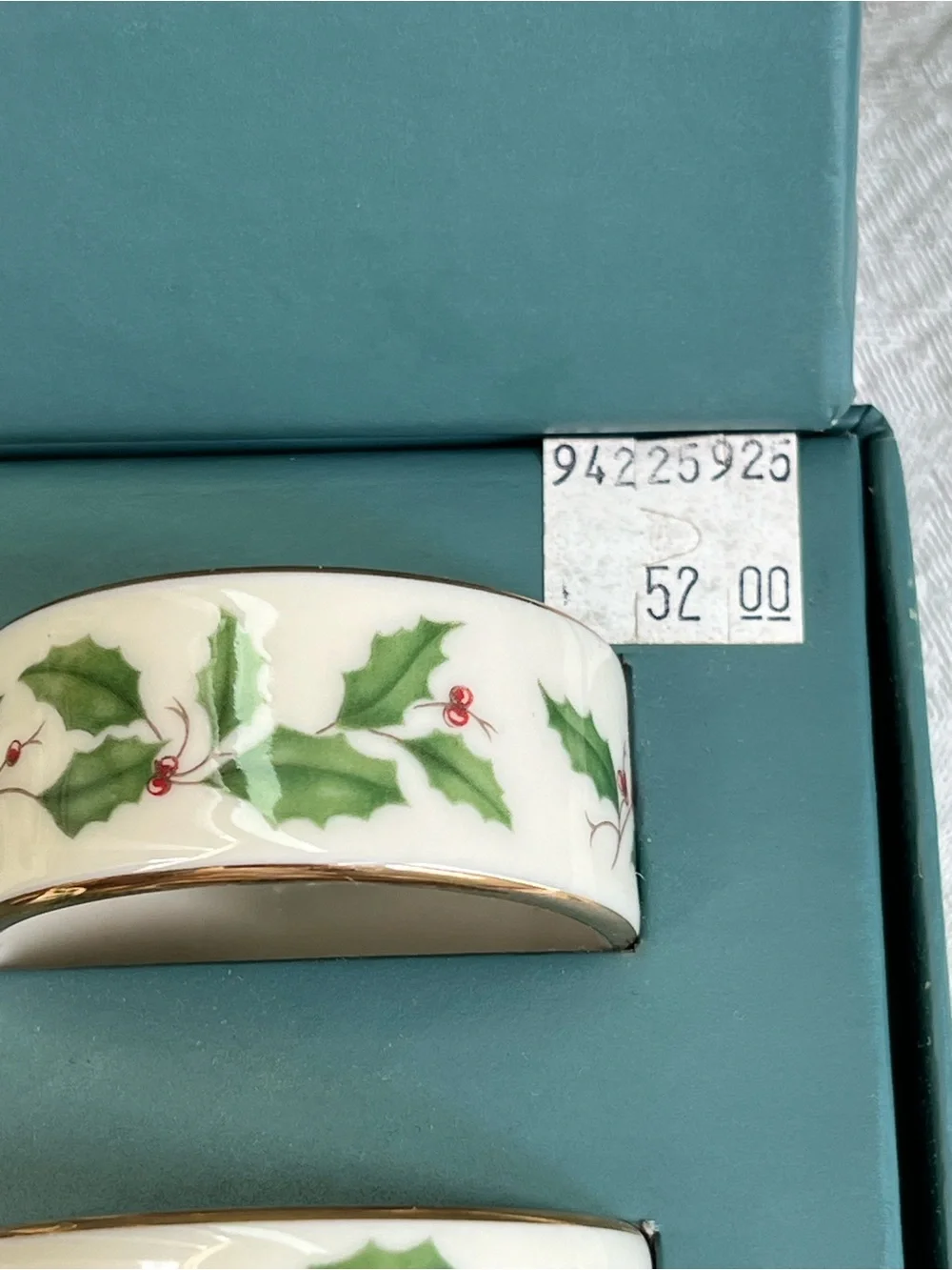 Lenox Holiday Napkin Rings, set of 4 in Gift Box.